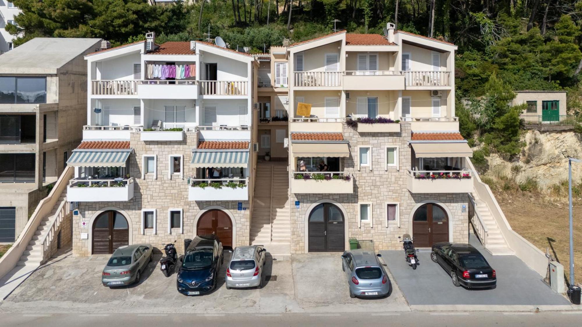 Apartments Klement Brela Eksteriør bilde